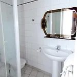 Hotel George 2*