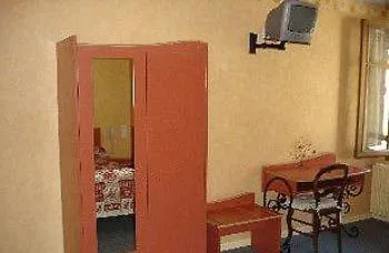 Hotel George 2*